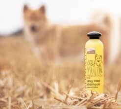 Greenfields Hondenshampoo Voor Langharige Vacht - Zorgt Voor Een Zijdezachte Glanzende Vacht - Inhoud 270 Ml - Hondenshampoo Langharige Vacht -Huisdierbenodigdheden 1200x1089 1