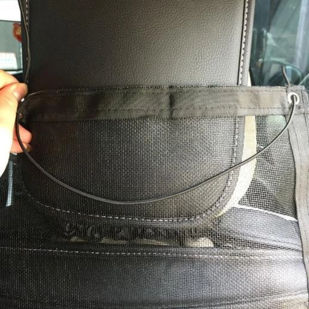 WiseGoods - Premium Veiligheidsnet Auto - Hondennet - Dierennet - Hondenrek Auto - Net - Voor Auto - Hond - Veilig Onderweg 2 WiseGoods - Premium Veiligheidsnet Auto - Hondennet - Dierennet - Hondenrek Auto - Net - Voor Auto - Hond - Veilig Onderweg - Afbeelding 2