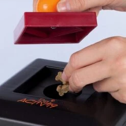 Trixie Dogtoy Dog Activity Strategy Game Gamble Box - Piepend Speelgoed - 15cm X 15cm X 9cm - Zwart/rood/oranje -Huisdierbenodigdheden 1200x1200 2239