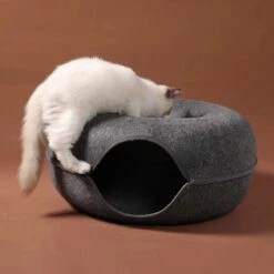 Merkloos A.K.A. Kattentunnel En Kattenmand In-1 – Kattenspeelgoed Speeltunnel Kattenhuis – Kattenhol Rond Kattenspeeltjes - Cat Cave Donut - Antraciet Vilt -Huisdierbenodigdheden 1200x1200 3785