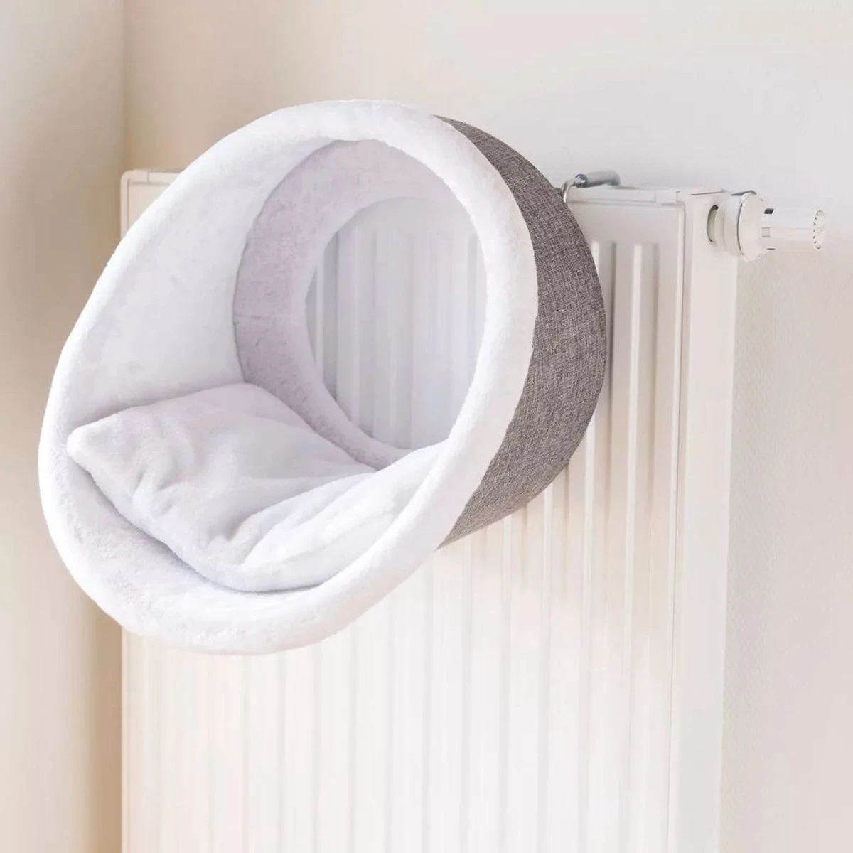 Trixie Radiator Hangmat Iglo - Wit/Grijs 34 X 38 X 38 Cm 7 Trixie Radiator Hangmat Iglo - Wit/Grijs 34 X 38 X 38 Cm - Afbeelding 7