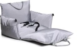 Dogs&Co Luxe Honden Autostoel Royal+ Grijs Waterproof - Zeer Luxe Hondenmand Voor In De Auto - Comfortabele Honden Autozitje - Veilig Auto Bench Voor Puppy En/of Hond -Huisdierbenodigdheden 1200x734 1