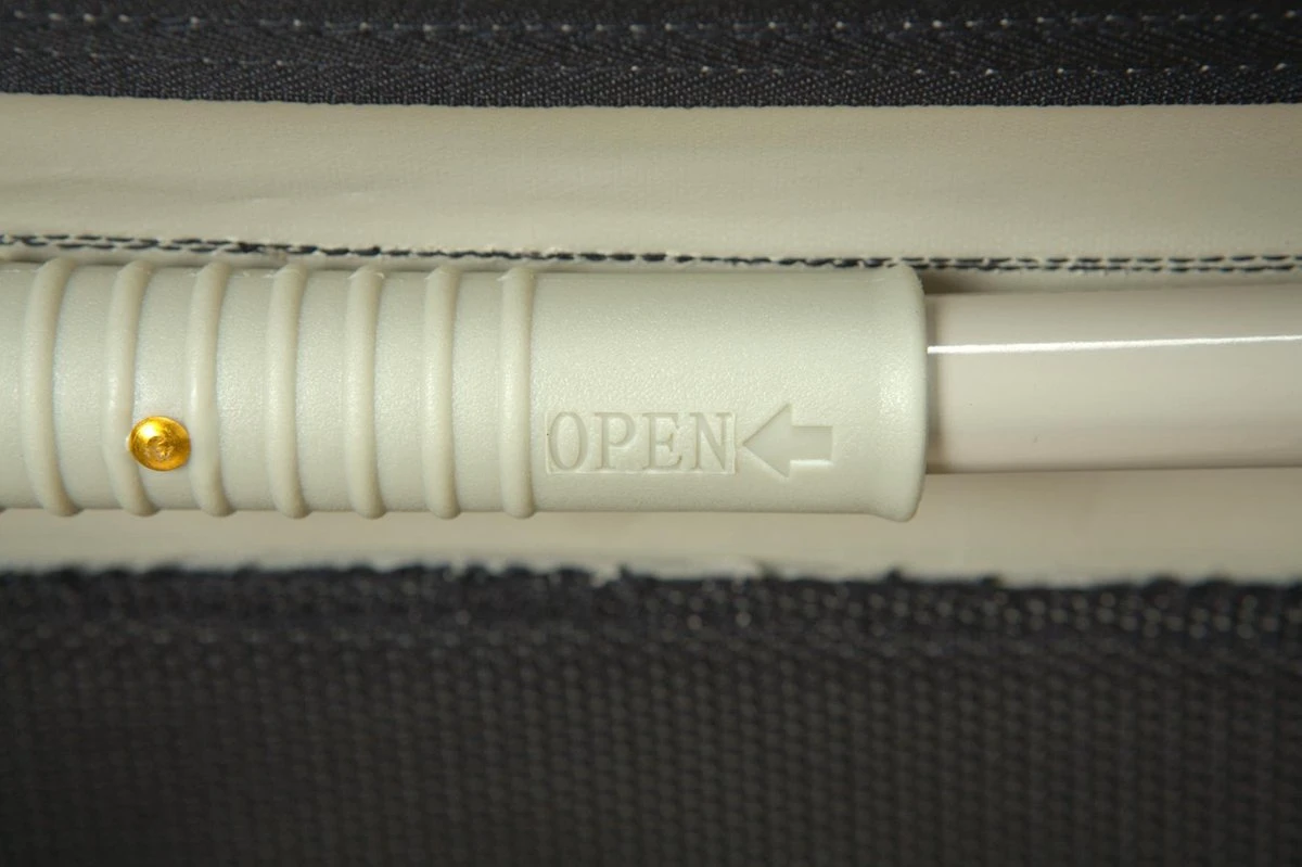 Maelson Soft Kennel - Robuuste Hondenbench Van Zacht Materiaal - Opvouwbare Kennel Met Stevig Stalen Binnenframe - Beige/zwart - XXS / XS / S / M / L / XL / XXL - 92 L 6 Maelson Soft Kennel - Robuuste Hondenbench Van Zacht Materiaal - Opvouwbare Kennel Met Stevig Stalen Binnenframe - Beige/zwart - XXS / XS / S / M / L / XL / XXL - 92 L - Afbeelding 6