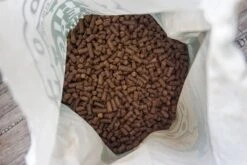 WOOOF Light 18KG - Geperst Light Hondenvoer - Geperste Ligh Hondenbrokken - Light Droogvoer 12 WOOOF Light 18KG - Geperst Light Hondenvoer - Geperste Ligh Hondenbrokken - Light Droogvoer -Huisdierbenodigdheden 1200x800 121