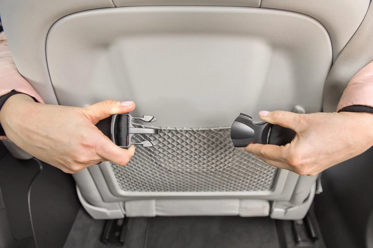 Velvet Blue - Autostoel Voor Hond - 57x50cm - Wasbaar - Hondenmand Auto - Handgemaakt 5 Velvet Blue - Autostoel Voor Hond - 57x50cm - Wasbaar - Hondenmand Auto - Handgemaakt - Afbeelding 5