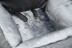 Bella Black - Autostoel Voor Hond - 50x50cm - Wasbaar - Hondenmand Auto - Handgemaakt -Huisdierbenodigdheden 1200x800 44