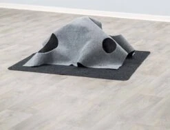 Trixie Cat Activity Adventure Carpet Grijs 99x99 Cm -Huisdierbenodigdheden 1200x919 3