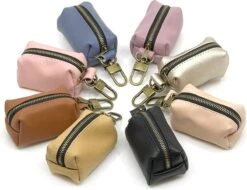 Dogs&Co Honden Poepzakjeshouder Bruin - Hondenpoepzakjes Dispenser - Hondenzakjes Honden Poepzakjes Houder -Huisdierbenodigdheden 1200x923 3