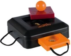 Trixie Dogtoy Dog Activity Strategy Game Gamble Box - Piepend Speelgoed - 15cm X 15cm X 9cm - Zwart/rood/oranje -Huisdierbenodigdheden 1200x949 4
