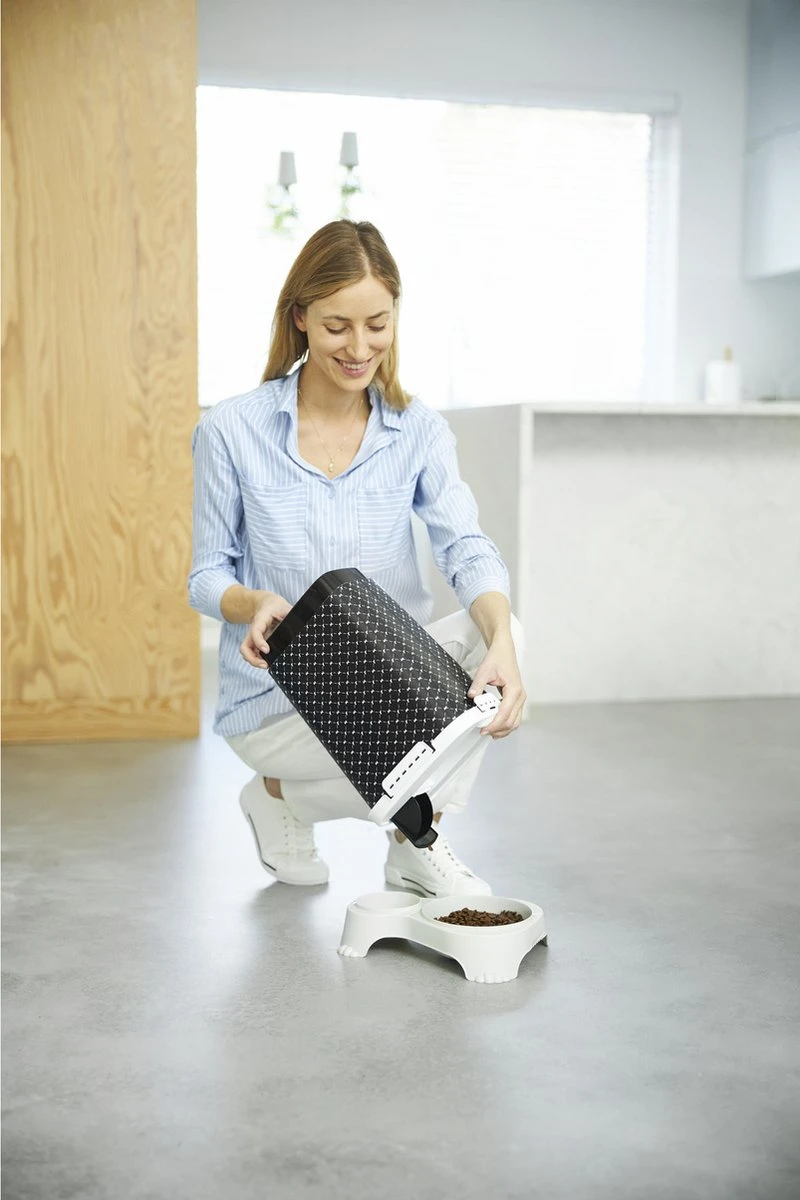 Rotho Voedselcontainer CODY - Voeropslag - 10l - Zwart 6 Rotho Voedselcontainer CODY - Voeropslag - 10l - Zwart - Afbeelding 6