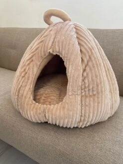 By Tiekeman Kattenmand Pompoen - Beige - Luxe Kattenmand - Kattenkussen - Anti Slip - 40x40x38 Cm -Huisdierbenodigdheden 900x1200 79