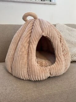 By Tiekeman Kattenmand Pompoen - Beige - Luxe Kattenmand - Kattenkussen - Anti Slip - 40x40x38 Cm -Huisdierbenodigdheden 900x1200 81